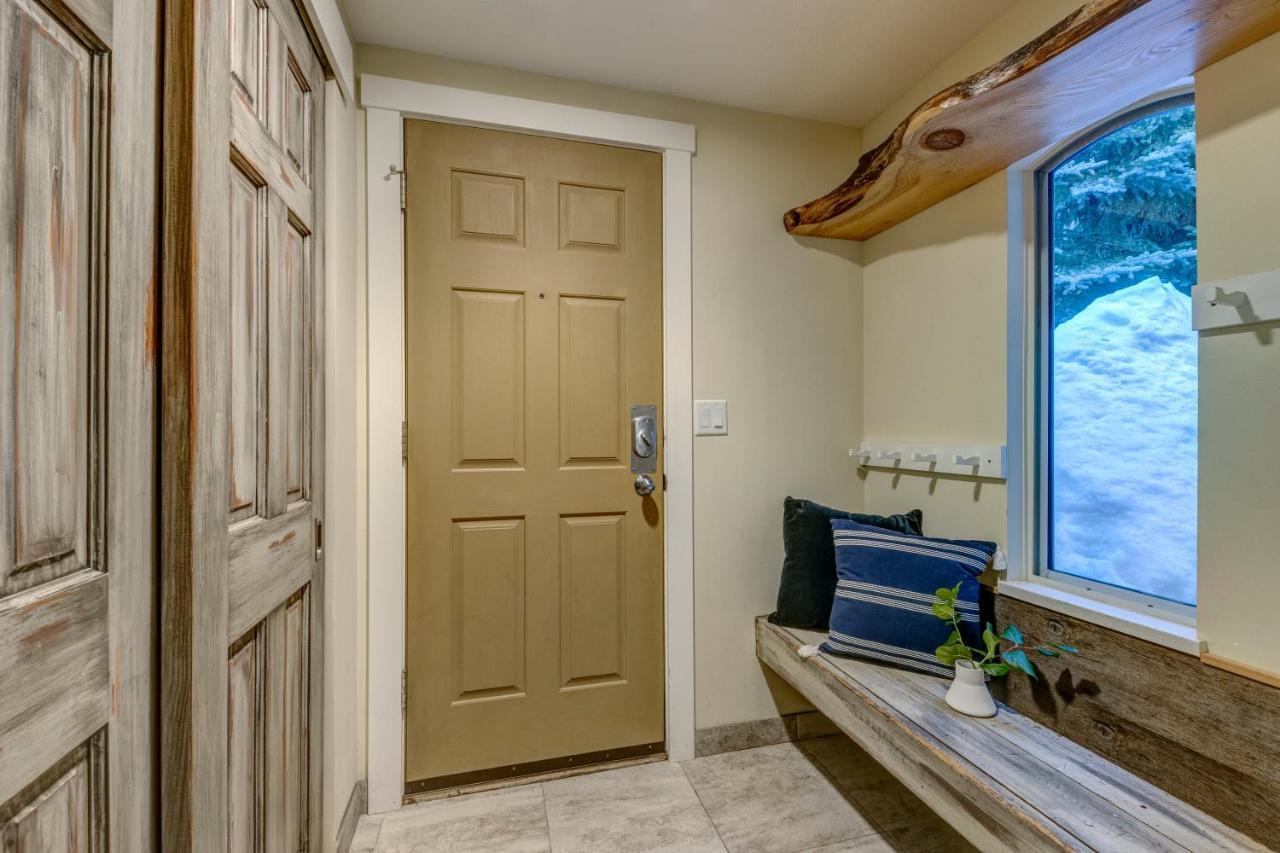 Sunpath Retreat- Convenience Meets Comfort & Style Whistler Exterior photo