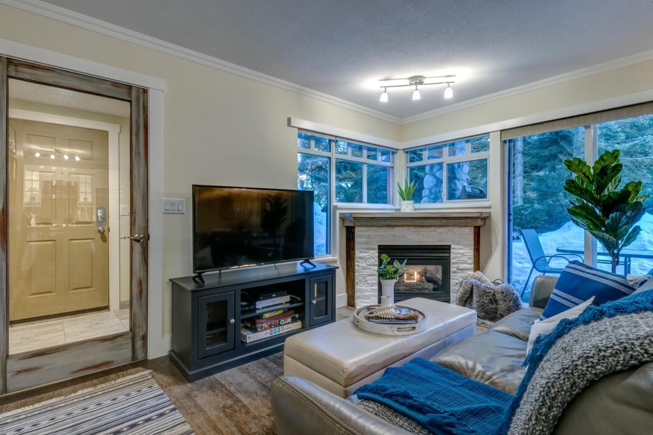 Sunpath Retreat- Convenience Meets Comfort & Style Whistler Exterior photo