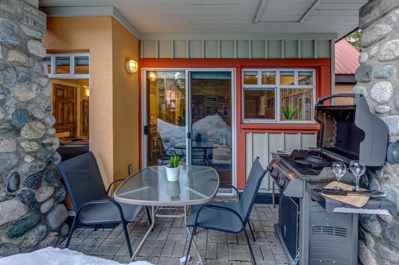 Sunpath Retreat- Convenience Meets Comfort & Style Whistler Exterior photo